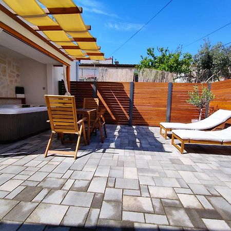 스플리트 Tonina - House With Terrace, Jacuzzi, Free Parking 아파트 외부 사진